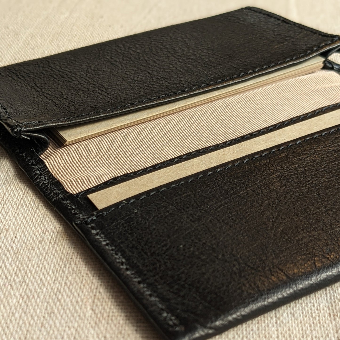 【comming soon】鹿革の名刺入れ